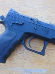 KRISS_USA_Sphinx_SDP_High-Capacity_Compact_Pistol_(9mm_Parabellum_.40_S&W_Caliber_)_SHOT_Show_2012_Media_Day_2
